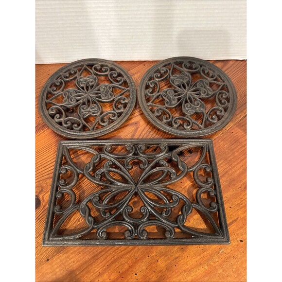 Southern Living At Home Estate 3 Piece Cast-Iron Trivet Set w/ Rubber Feet - Picture 1 of 9